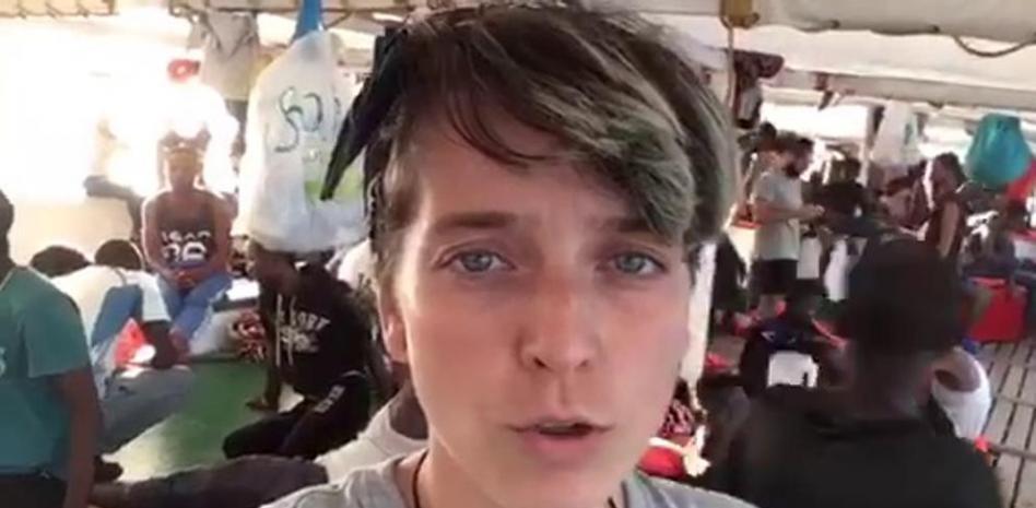 El vídeo desde cubierta del Open Arms de la jefa de la misión: “Apelo a lo humano, no podemos estar cinco días más”