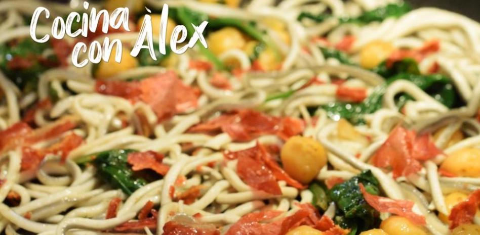 ‘Cocina con Àlex’ estas gulas con jamón, espinacas y garbanzos