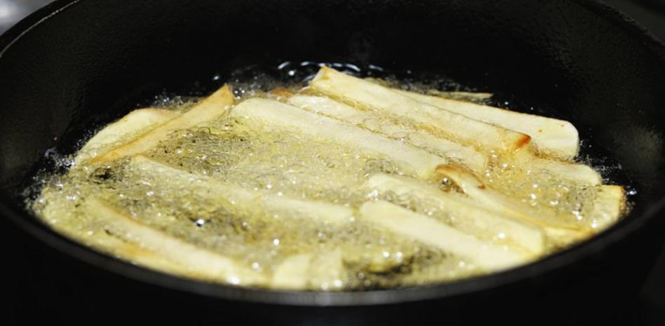 Cómo se comen las patatas fritas en otros países