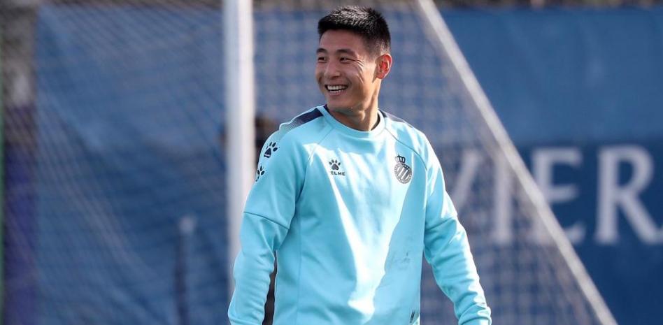 Wu Lei no piensa en un futuro lejos del Espanyol, sólo en la salvación