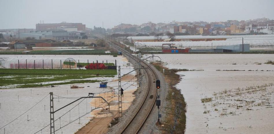 La crecida del Tordera se lleva dos puentes en Malgrat y corta la vía férrea