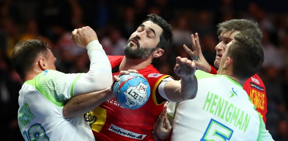 Los Hispanos celebran el pase a la final imitando a Christofer