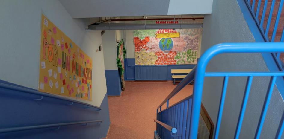 Las familias improvisan una solución ante el primer día sin colegio en Madrid