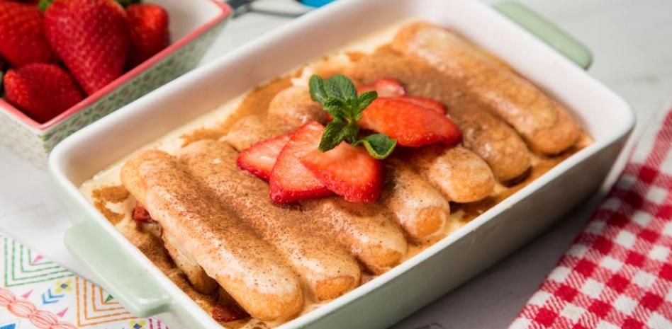 ‘Mira qué bueno’: el tiramisú con fresones para preparar con los niños