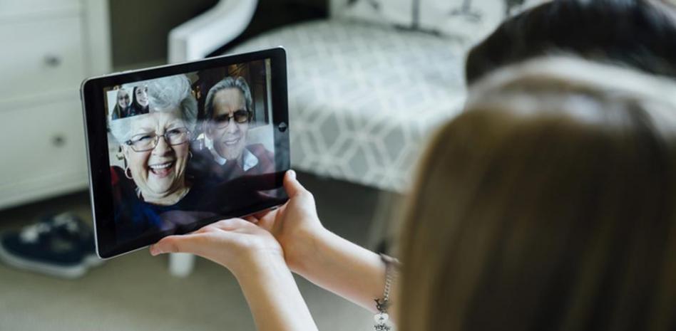 La tecnología que criticábamos es la que ahora nos mantiene unidos 