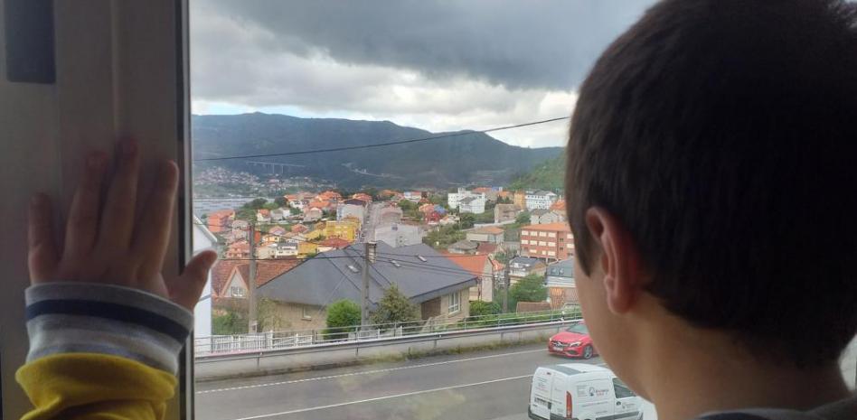 Los niños saldrán a la calle con las mismas restricciones que los adultos