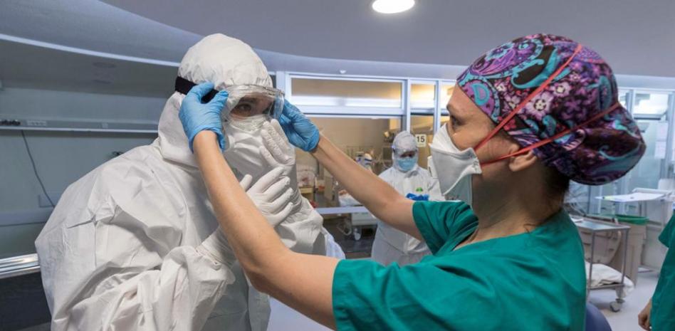 Sanidad asegura que “estamos doblegando la curva” al bajar el número de fallecidos diarios a 288