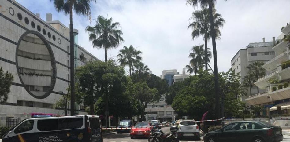 Un solo sicario motorizado acribilló al hombre asesinado en el centro de Marbella