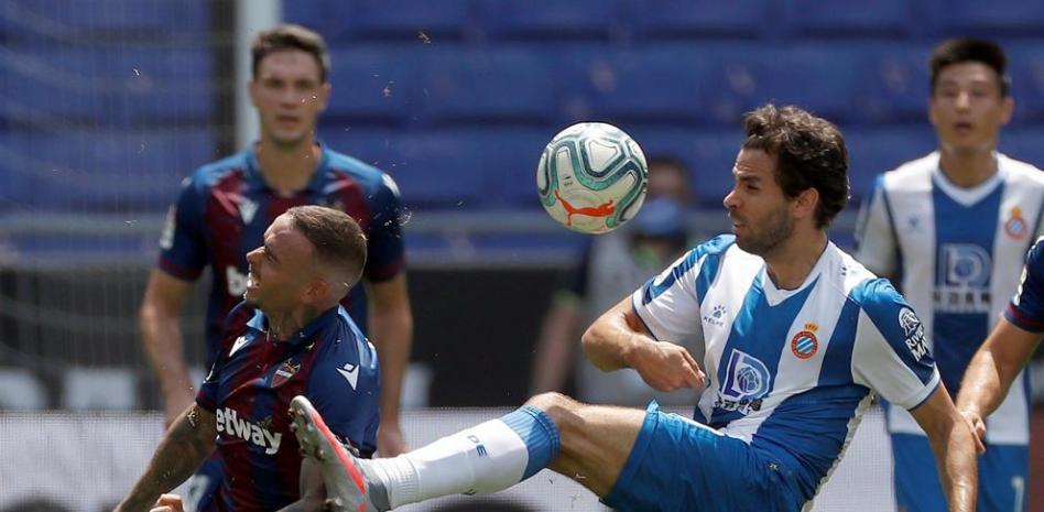 Cabrera explica el inverosímil motivo de su tarjeta amarilla contra el Levante