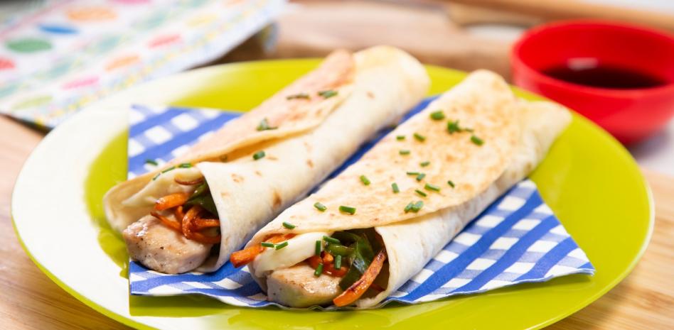 'Mira qué bueno': fajitas de pollo y verduras para preparar con los niños