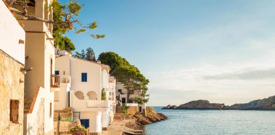 12 pueblos con playa de la costa catalana para visitar en Semana Santa