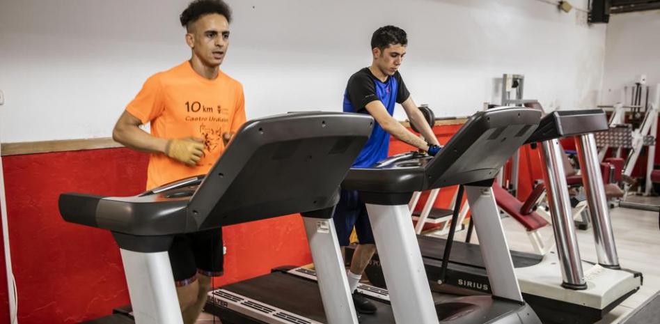 El TSJC permite abrir cines, gimnasios y equipamientos deportivos pero mantiene cerrado el ocio nocturno