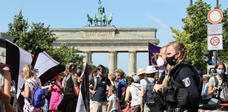 Miles de personas exigen en Berlín el fin de las restricciones por la Covid