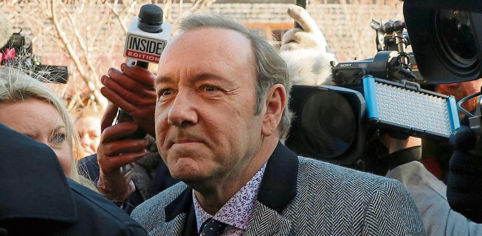 Kevin Spacey monta un número musical en su declaración por las acusaciones de acoso sexual