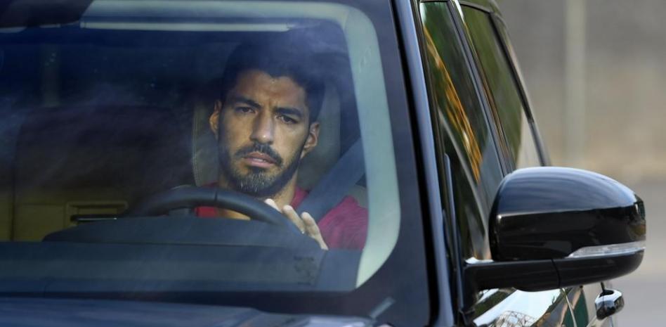 Luis Suárez se despide emocionado de sus compañeros del Barça
