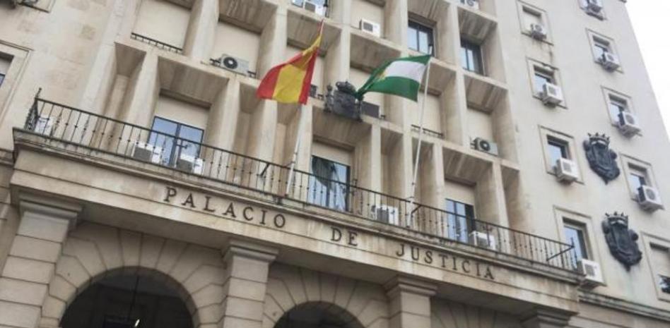 Seis meses de cárcel y 6.000 euros por matar de un tiro al perro de aguas de su vecino