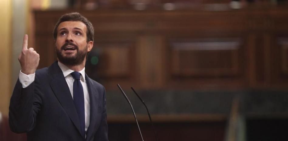 Casado rompe con Vox con un duro discurso contra Abascal durante la moción de censura