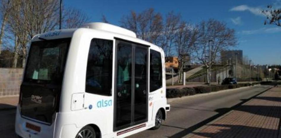 El primer autobús eléctrico sin conductor de España no debutó con mucho éxito