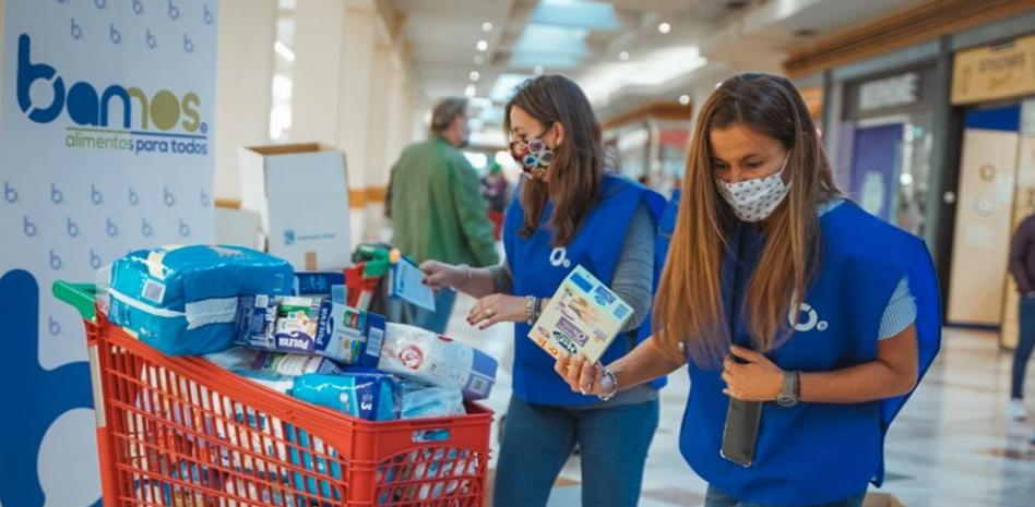 Aumentan los usuarios de bancos de alimentos por la pandemia