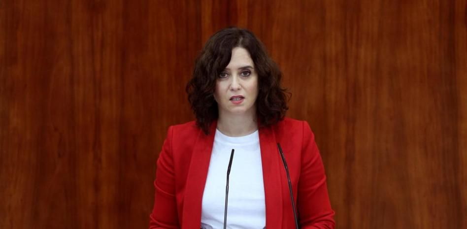 El descenso de la curva permite a Madrid relajar parcialmente los confinamientos