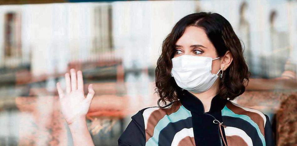 Ayuso aprueba el polémico concierto de Raphael