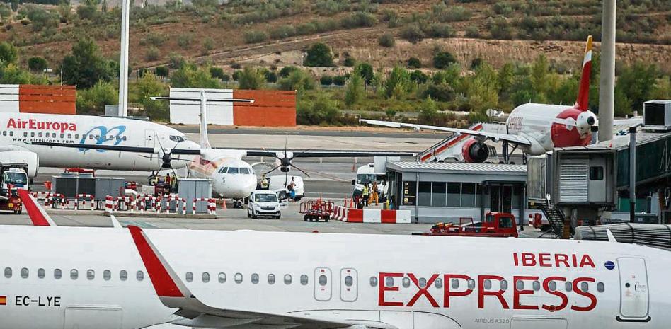 España suspende todos los vuelos procedentes del Reino Unido