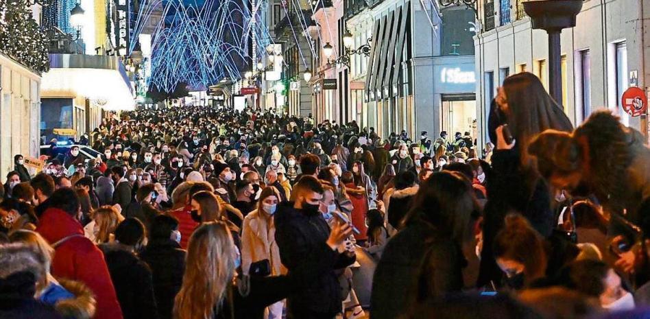 Madrid reduce a seis el número máximo de personas en las celebraciones