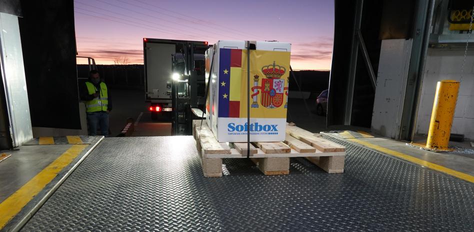 Las primeras vacunas ya se distribuyen por España