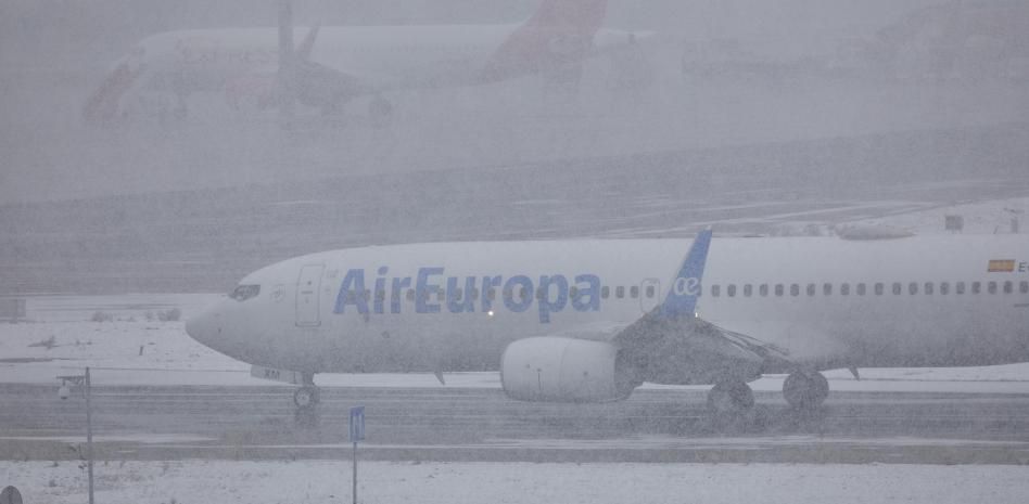 Madrid cierra el aeropuerto de Barajas mientras que Barcelona asumirá gran parte del tráfico