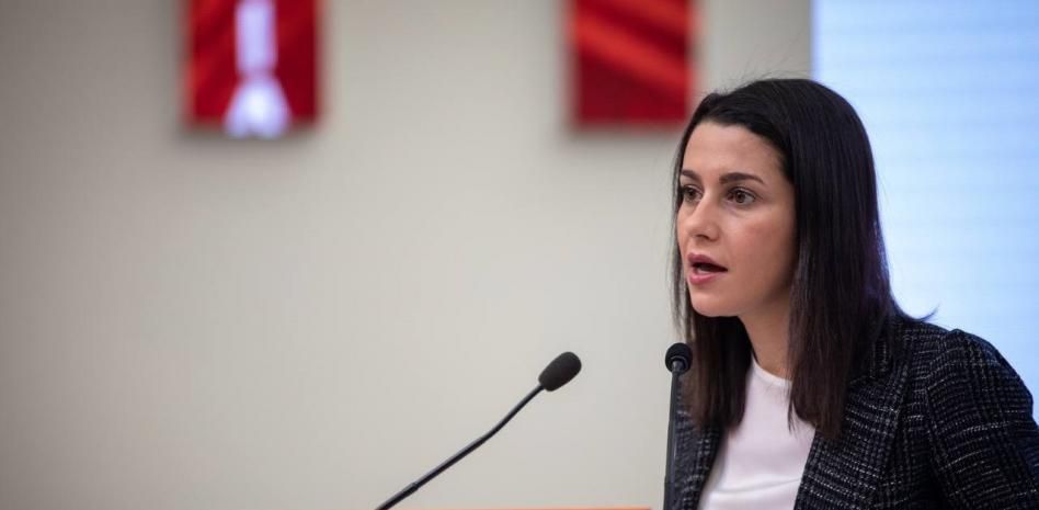 Arrimadas exige a Sánchez que desautorice a Iglesias por sus palabras sobre Puigdemont