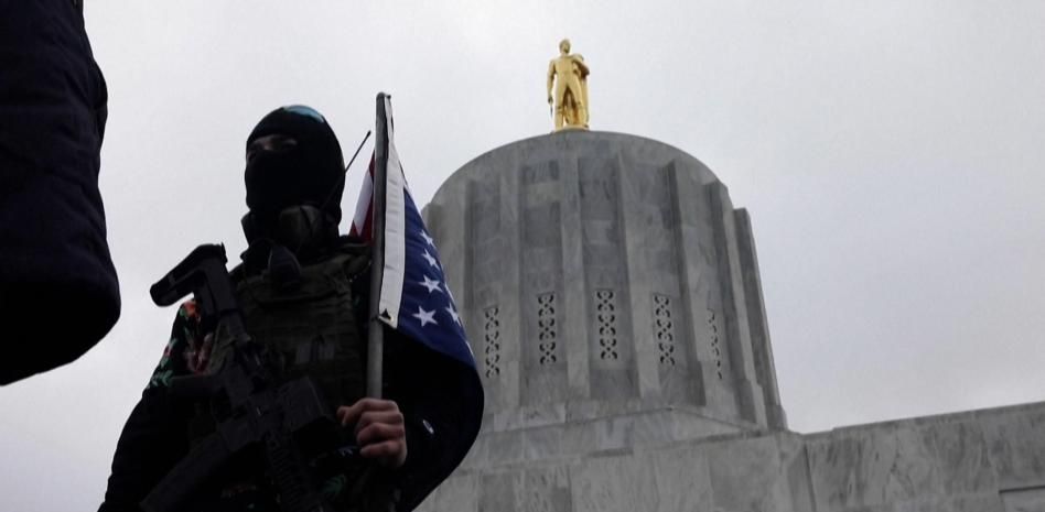 Los partidarios de Trump protestan con armas en Estados Unidos