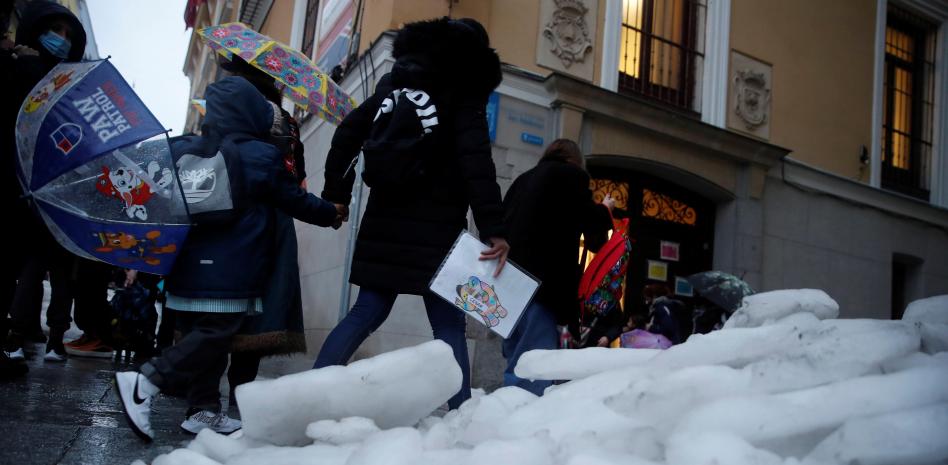 43 colegios de Madrid no han podido abrir sus puertas por la nieve y el hielo