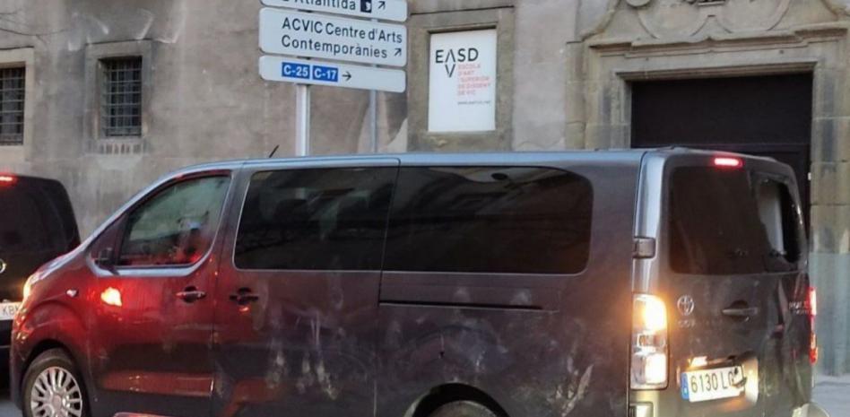 Garriga y Ortega Smith son apedreados en Vic