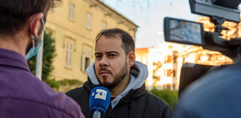 Pablo Hasél se niega a entrar en prisión y llama a la movilización si le detienen