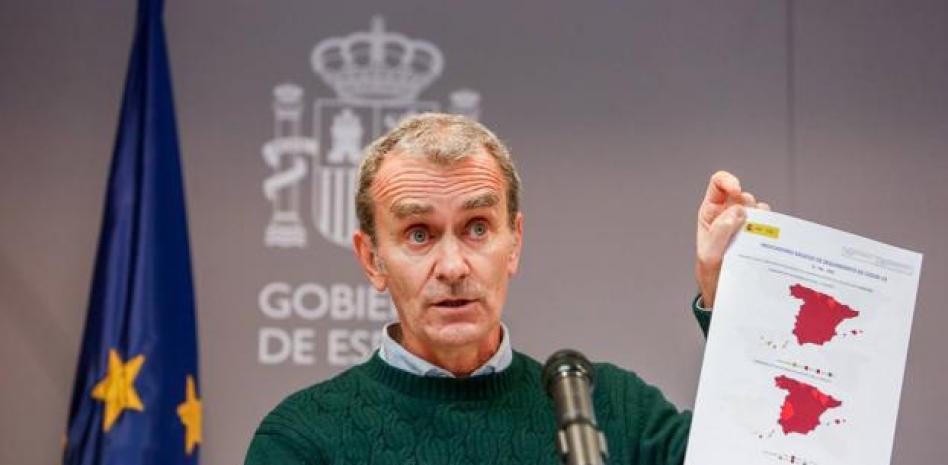 Simón avisa sobre las mascarillas el mismo día en el que la incidencia desciende drásticamente