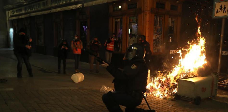 Ayuso pide el cese de Iglesias tras los disturbios por el encarcelamiento de Hasél