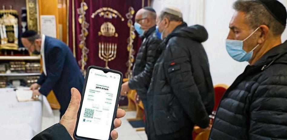 Israel levanta el confinamiento gracias a su eficacia al vacunar