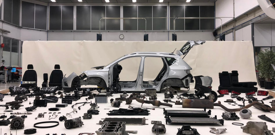 Un coche como nunca antes lo habías visto: totalmente despiezado