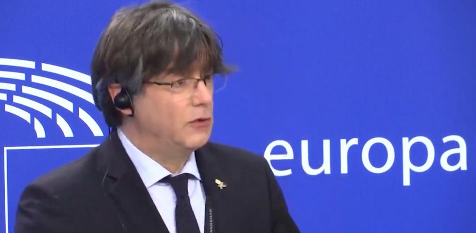 Puigdemont pierde la inmunidad y el juez envía a los presos a Lledoners