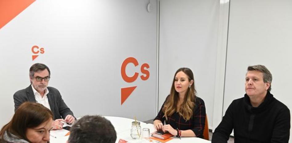 Arrimadas prescinde de sus dos hombres fuertes tras el fiasco de Murcia