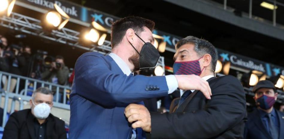 El estilo Laporta impregna la toma de posesión