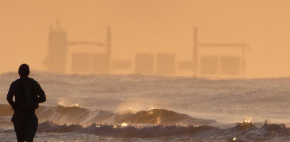 Espectacular ciudad flotante frente a Barcelona