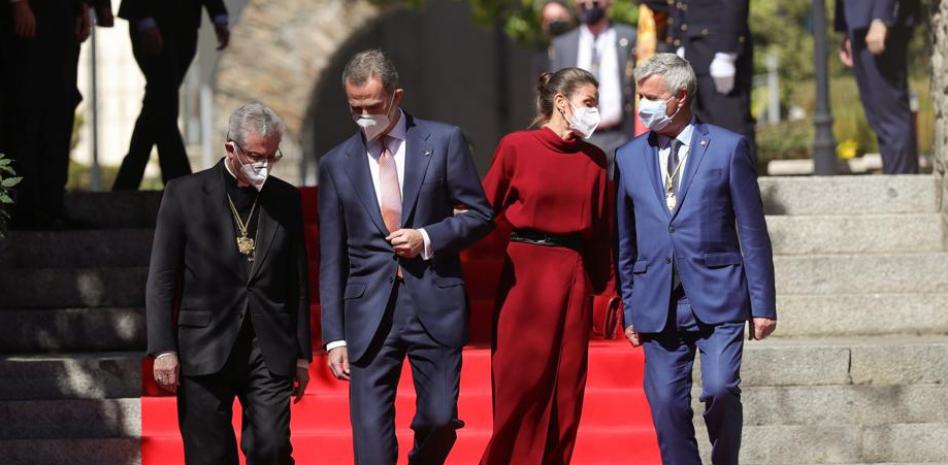 Los copríncipes de Andorra reciben con honores a los Reyes de España