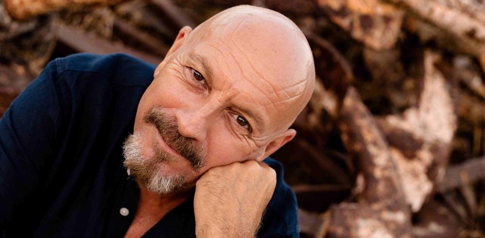 Javier Ruibal: “la pandemia nos ha demostrado que somos tan vulnerables como en la Edad Media”