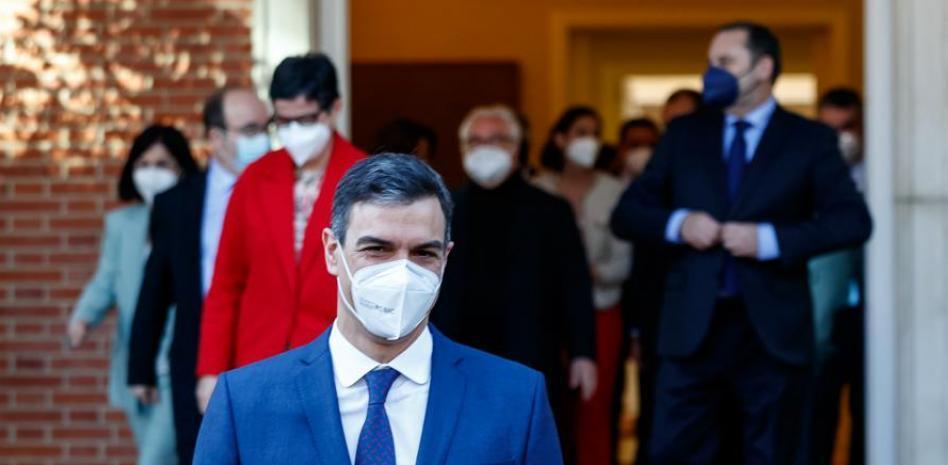 Sánchez anuncia el final del estado de alarma el 9 de mayo y más vacunas