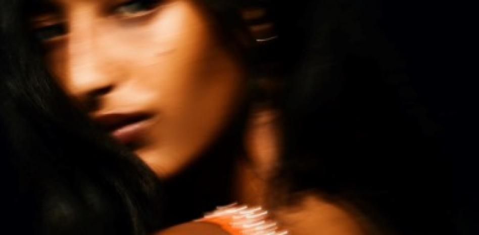 Zara tiene el vestido perfecto para resaltar el moreno