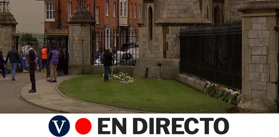 Exterior del Castillo de Windsor tras la muerte del príncipe Felipe de Edimburgo, en directo