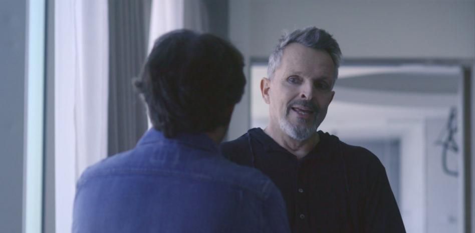 Miguel Bosé confiesa su pasado con las drogas: "He llegado a consumir casi dos gramos diarios"