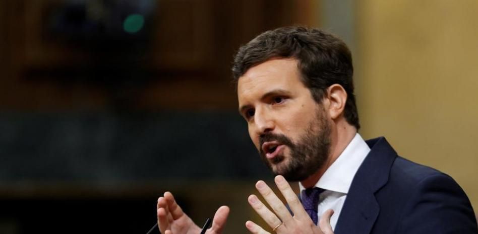 Casado enmienda a Sánchez: "Intenta vender una pizza recalentada"