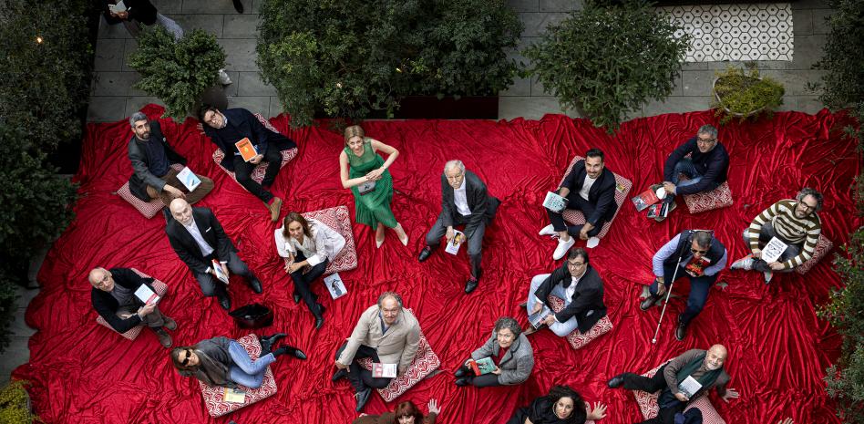 Sant Jordi resiste, el día del libro vuelve a la calle